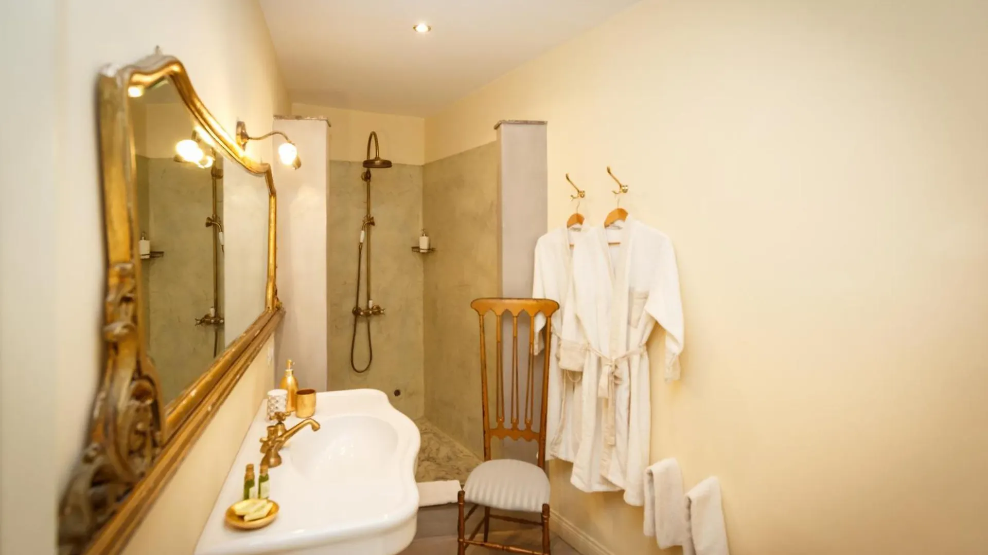 Bb 22 Charming Rooms & Apartments Palermo Gasthof